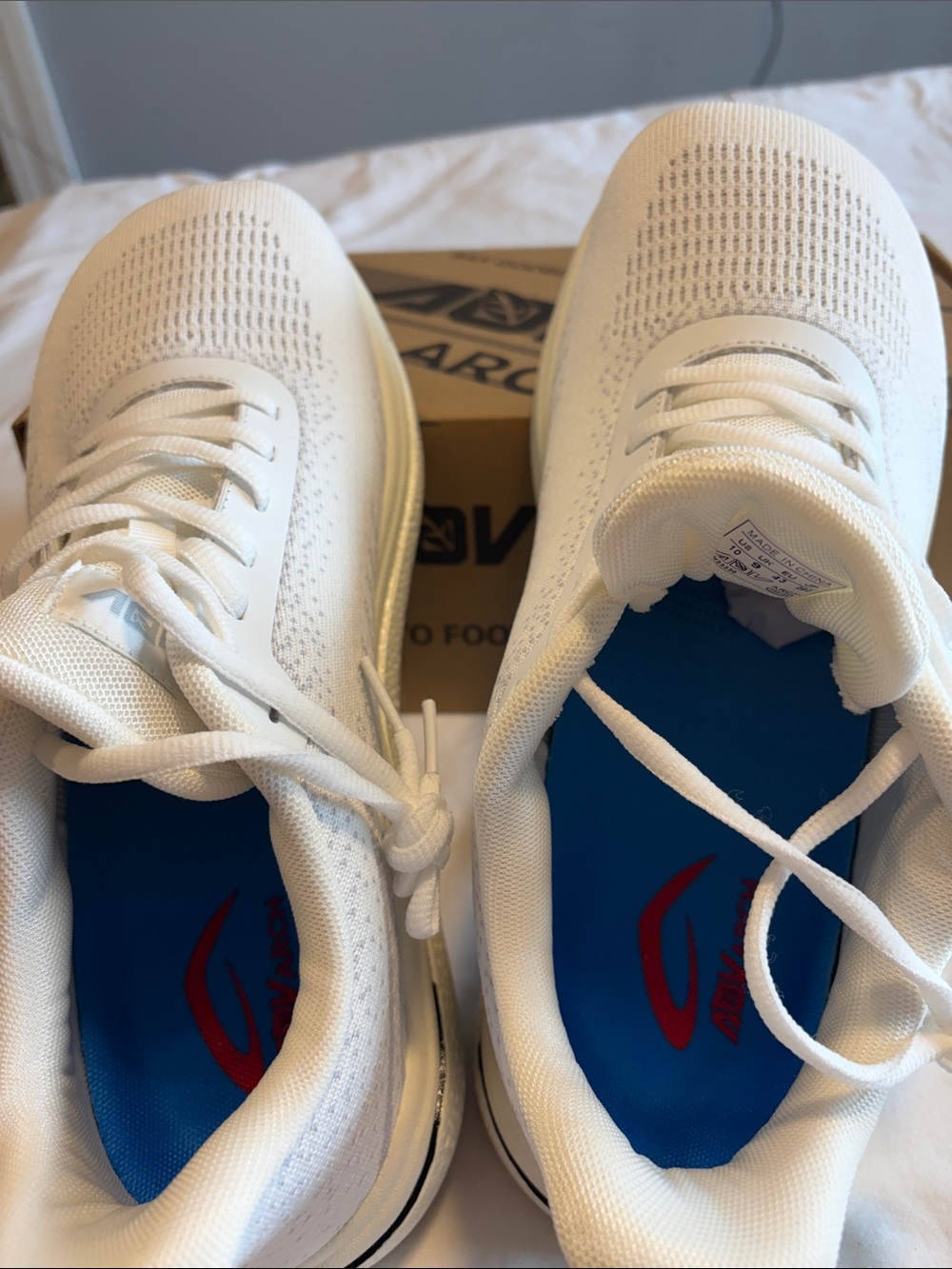 Arcopedico White Men's Knit Lace-Up Sneakers with Blue Insole